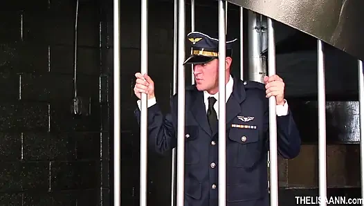 Lisa ann şişeden çıkan bir cin sikiliyor