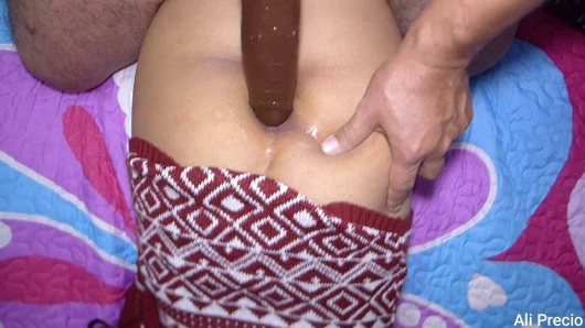 Güzel bir latin amatör, eşek ve ıslak kedi en iyi gerçek orgazm derlemesi