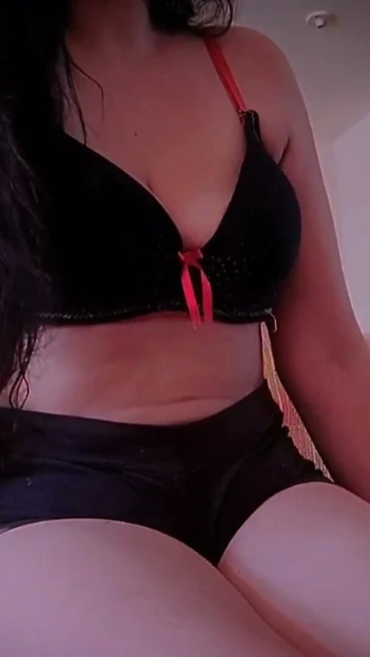 İri göğüslü üvey annemin ağzına boşalıyor, azgın üvey anne ve üvey oğlumun evde amatör oral seksi | Klip 1