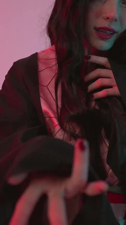 Yaramaz nezuko sıkı anal seksine yarak almayı seviyor. karneli bandi
