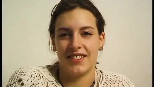 Parmakları amcığını ıslattı