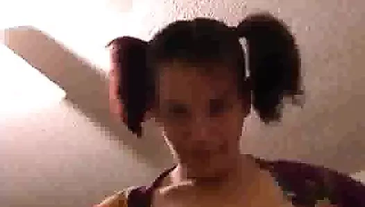 Orta yaşlı seksi kadın yarağıma boşalıyor