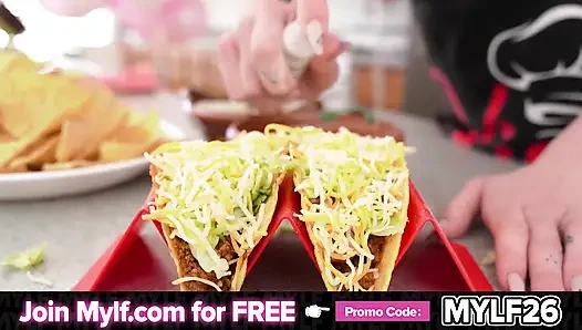 Hyley Winters ve Brock mutfakta özel bir şeyler pişiriyor