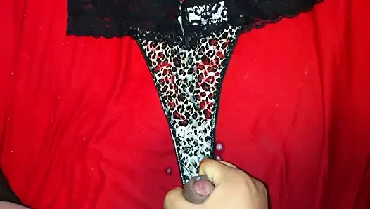 Teyzemin seksi tangasında cumshot
