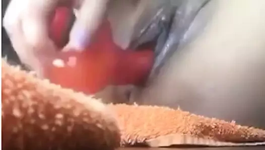 Büyük dudaklar, büyük klitoris, büyük cum!