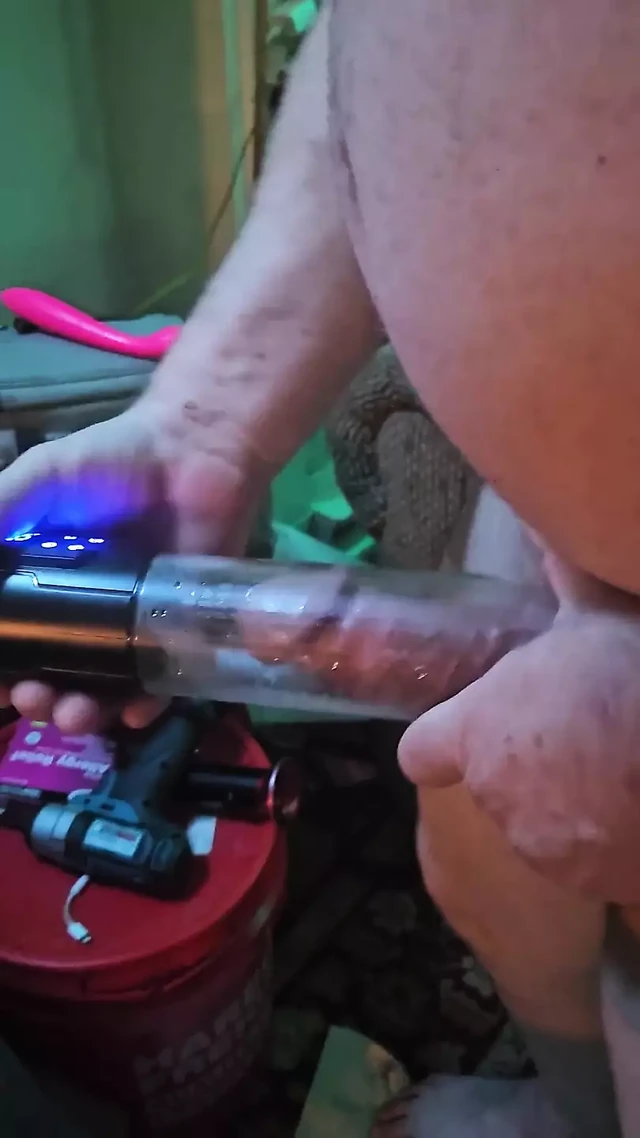 Посмотри на этот набухший член