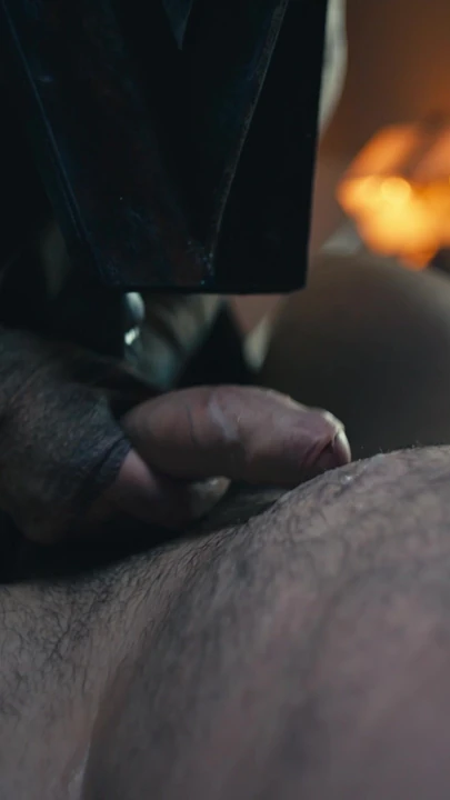 Derek Kage Hunk anal gırtlağına kadar alıyor