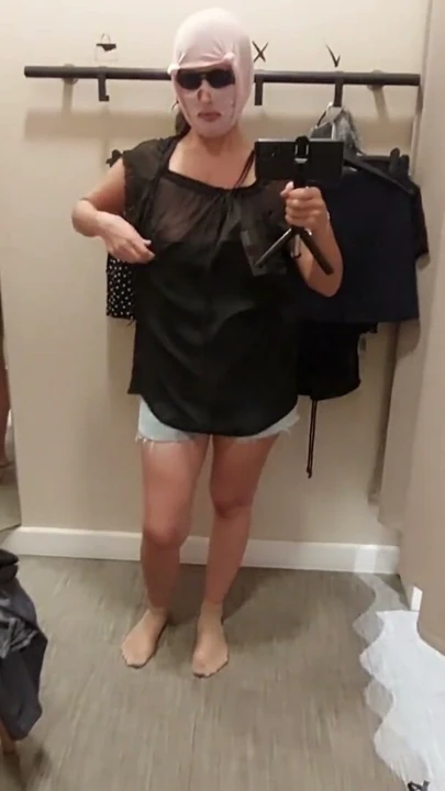 Seksi latin kıllı amcık, büyük memeler, büyük göt, büyük meme uçları. Anne amcık kılı, büyük göt, memeler | Klip 1