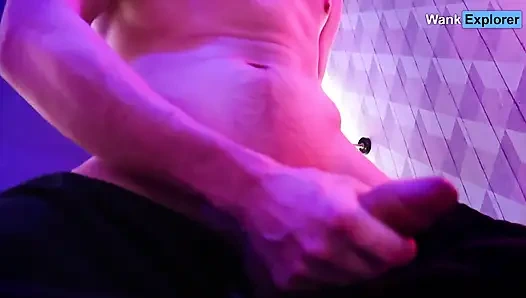 Baba senin için bardakta boşalıyor!