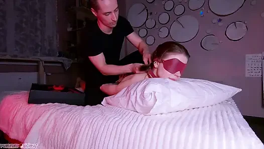 Masaj ve bdsm şaplak atmadan sonra ağzına döl damlıyor