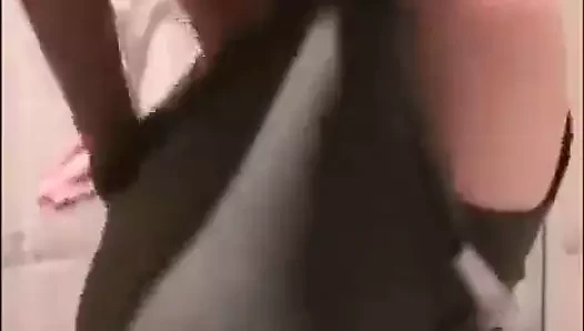 yanıp sönen büyük göğüsler