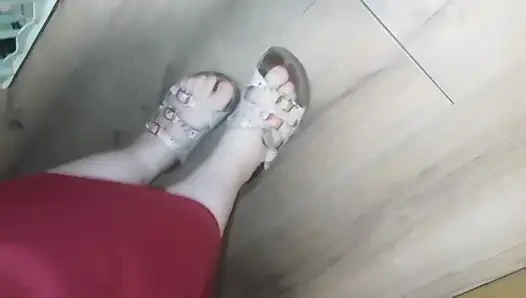 Yıpranmış Birkenstock ayakkabıları