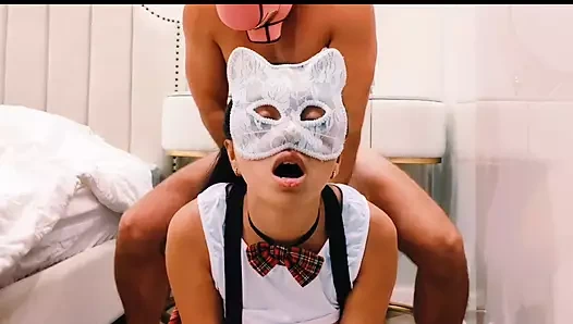 Azgın kız öğrenci oda arkadaşı tarafından çarptım alır