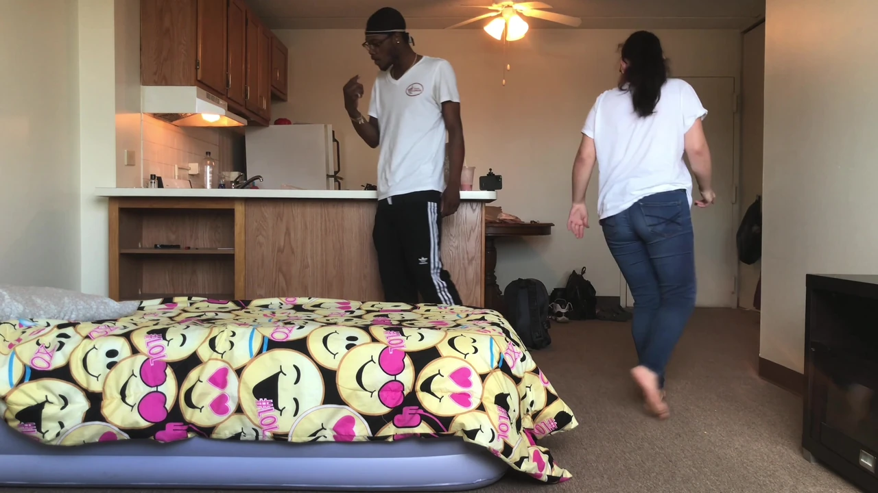 Bigdaddykj: đã giúp người hàng xóm mới của tôi chuyển đến nơi ở mới - xem trước