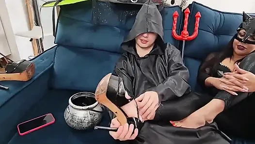 Seksi ayakla muamele 42 cadılar bayramı versiyonu