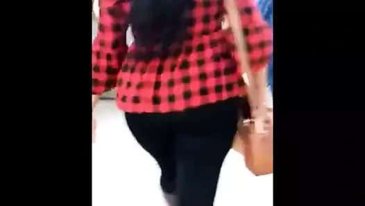 Gostosas na escada rolante