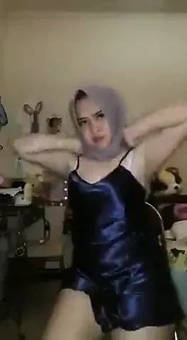 Indonesian Hijab Girl Masturbate 03