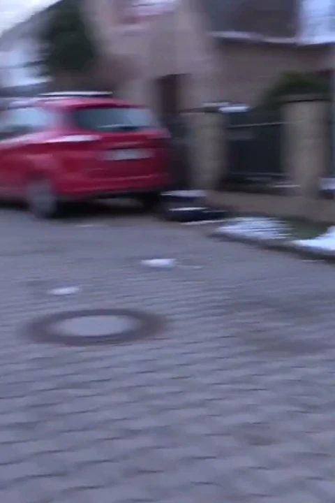 Çek avcısı - yaramaz patenci özel detayları paylaşıyor ve Prag yatak odası klibinde sert sikiliyor