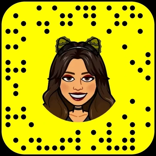 Dildo ve vibratörümle orgazm oluyorum.