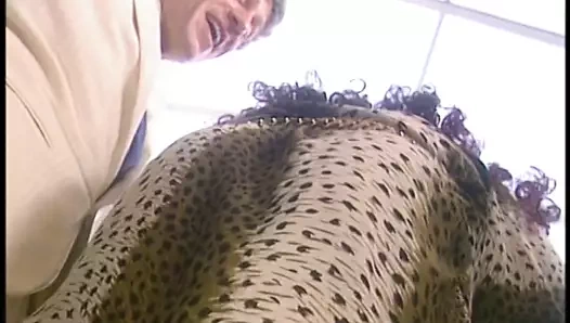 Muhteşem anal sarışın gets bir büyük çük içinde tüm ona delikler