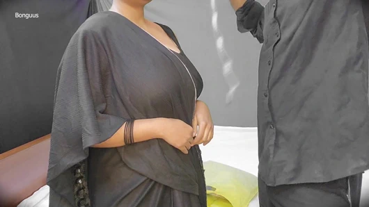 Riya yenge elbisesi terzi Hintçe tarafından sikiliyor