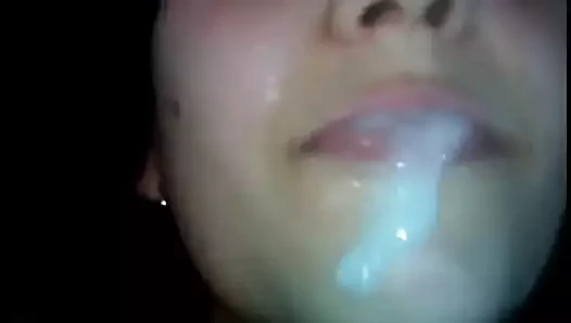 Napunio usta milfari