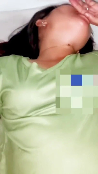 Filipinli öğretmen özel sınıfta öğrencisiyle anal seks yapıyor | Klip 1