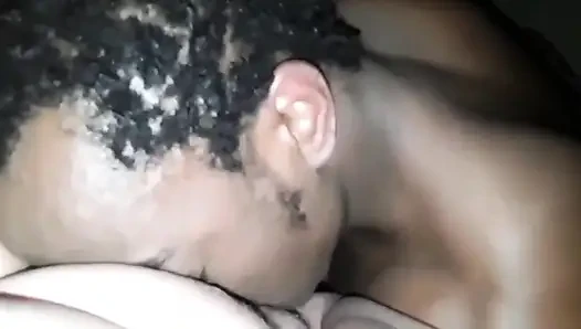 Nata4sex harika amcık yalıyor ve fışkırtıyor