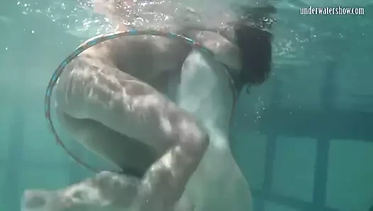 Underwater acrobatics lezbiyenler irina barna ve anna feher