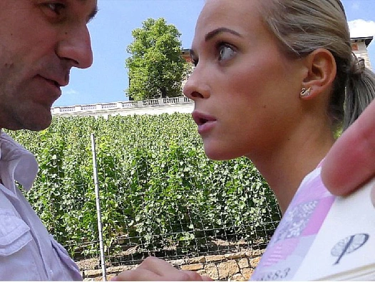 Hunt4k. kanepede para için sıcak seks harika..