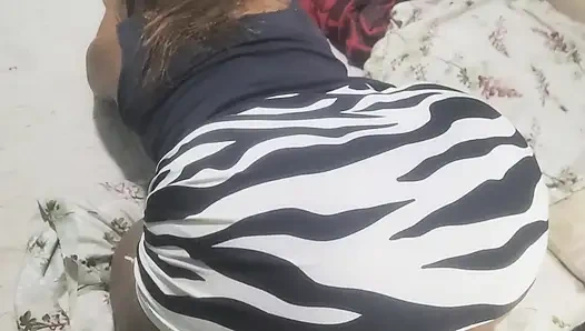 Bu adam hizmetçinin götünü çok dağınık ve kirli ve sıcak dölle bıraktı