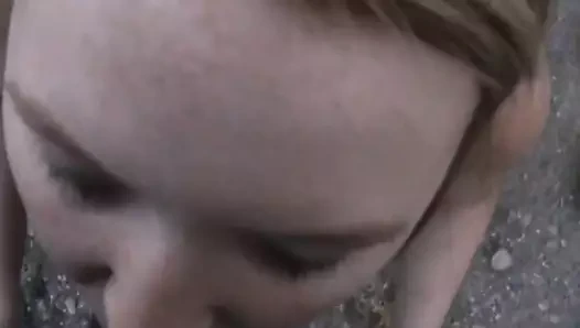 Cumshots içinde pembe elbise