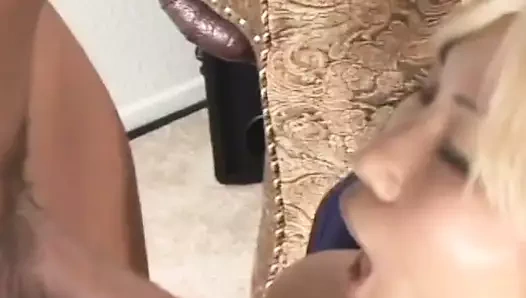 Asya sarışın fahişe Başlarken ona göt dolu yukarı derinden