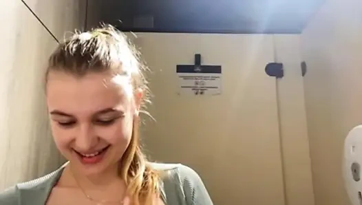 Extreme double penetration in the gym with jucielussie