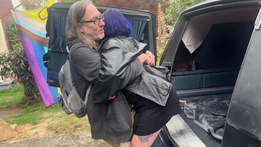 Hearse- Cliff Media Productions'ın arkasında oyuncaklar kullanıyor