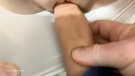 Omg!!! Onun yarağı götüme boşalıyor! Bunu bana metroda yaptı!