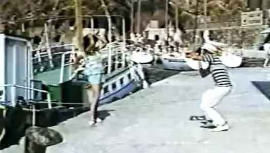 Anomali Erotes sti Santorini 1983