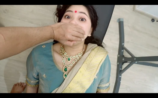 Hintli yenge beden eğitimi öğretmeni sert sikişiyor amının içine boşalıyor