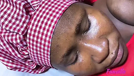 Siyah büyük zenci kapıcı ve zenci iri güzel kadın şef ile evde yalnız