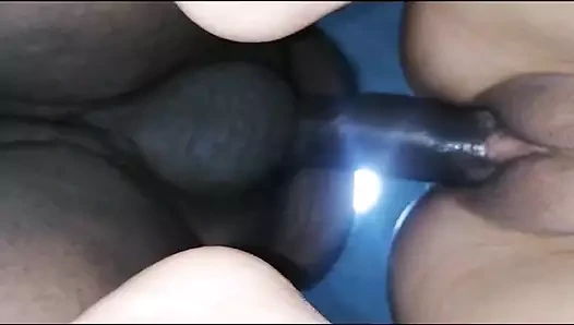 Kız arkadaşım ailesi onu evde yalnız bırakır bırakmaz sikişmek için beni aradı