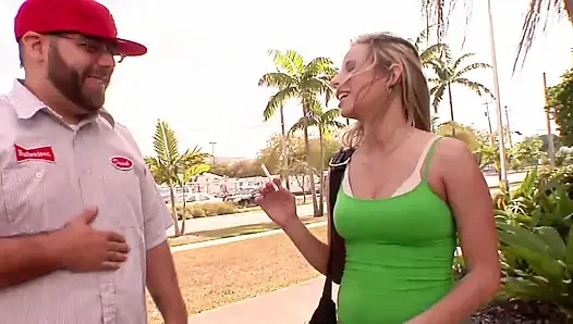 Sarışın çılgın kaltak için büyük büyük dev bir canavar yarak