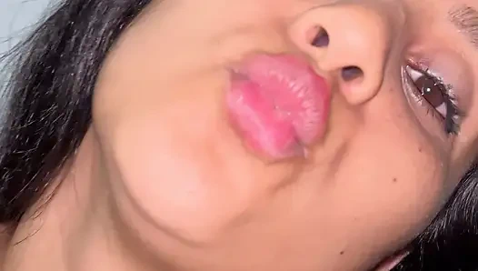 Vajinam çok kapalı, bana yardım edecek birine ihtiyacım var