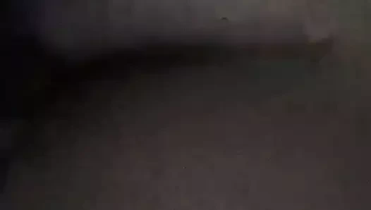 Bazı çikolata yanaklarını parçalamak