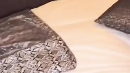 Bir plan üçe dönüşüyor, sözler beklenmedik bir geceye yol açıyor 1.