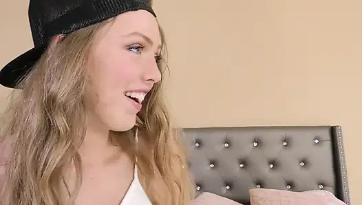 Deneyimli orta yaşlı seksi kadın üçlü grup seks tavsiyesi veriyor