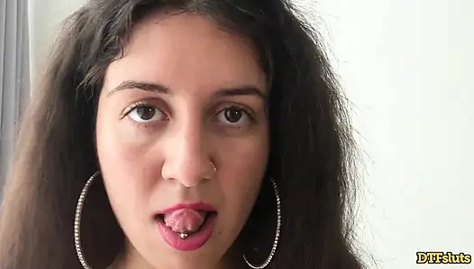 Dtfsluts - Katy West pirsingli minyon gırtlağına kadar alıyor ve dölleniyor