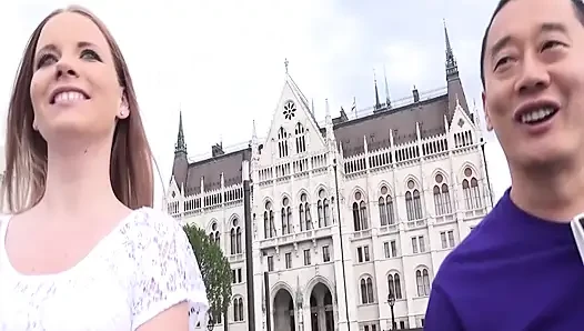P134G03 Avrupa'da bulunan 43 yaşındaki sevimli sarışın güzeli aldı ve onu odasına davet etti, uluslararası fiziksel seks alışverişi yapıyor!