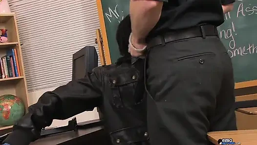 Sert sünnetsiz öğretmen yarağı