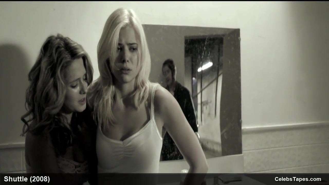 Cameron goodman, peyton list seksi iç çamaşırlarıyla soyunuyor