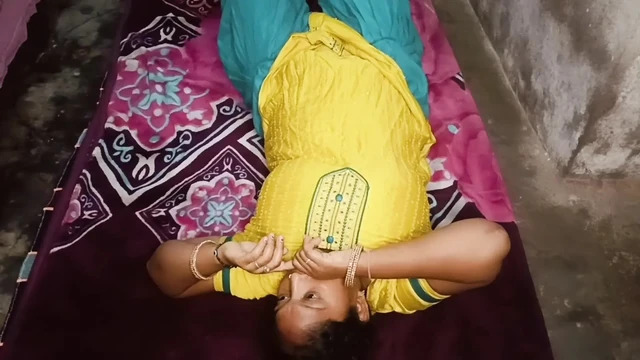 Hintli haryanvi üvey kız kardeş üvey erkek kardeşiyle sert seks yapıyor